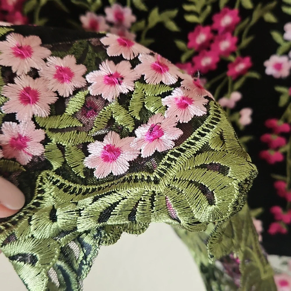 Tahari Floral Embroidered Dress‎ 8P - Picture 2 of 5
